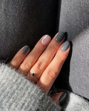 30 Simple Short Nail Designs Anyone Can Try at Home — GlowNailDesigns