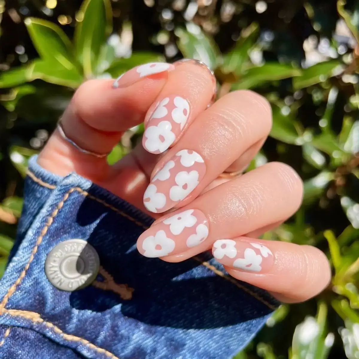 25 Cute White Nail Ideas for a Clean and Minimalist Manicure — GlowNailDesigns