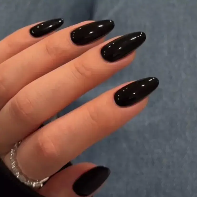 20 Simple Black Nail Designs for a Minimalist Yet Classy Look — GlowNailDesigns