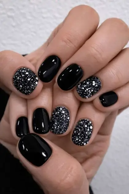 22 Simple Glitter Nail Designs That Look Elegant and Easy to Copy — GlowNailDesigns