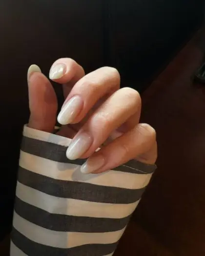 25 Short Glitter Nail Ideas That Make Small Nails Shine — GlowNailDesigns