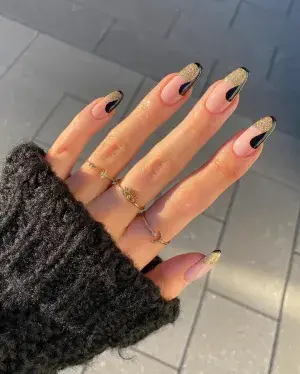 30 Cute Black Nail Ideas for Short Nails You'll Want to Try — GlowNailDesigns