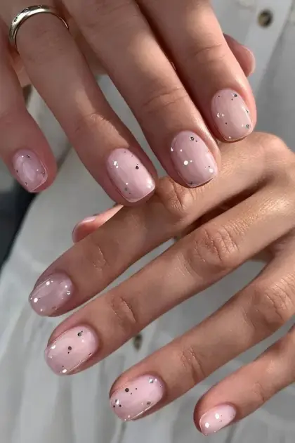 22 Simple Glitter Nail Designs That Look Elegant and Easy to Copy — GlowNailDesigns