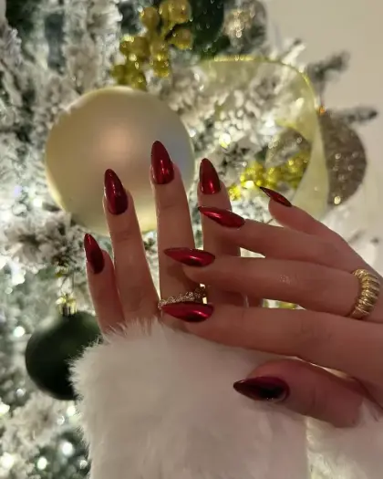 25 Cute Christmas Nails Ideas to Make Your Holiday Manicure Stand Out — GlowNailDesigns