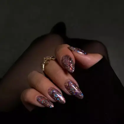 25 Cute Glitter Nails Ideas for a Sparkly Everyday Look — GlowNailDesigns