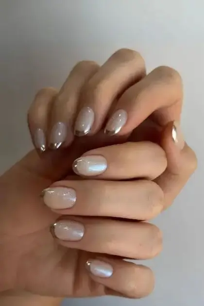 25 Short Christmas Nail Ideas That Are Festive and Easy to Wear — GlowNailDesigns