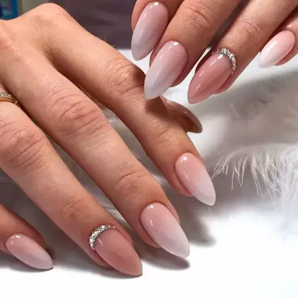 30 Simple White Nail Designs That Look Elegant Every Day — GlowNailDesigns