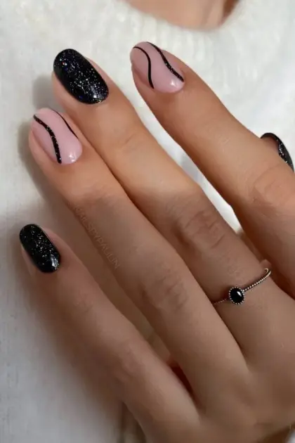 25 Short Glitter Nail Ideas That Make Small Nails Shine — GlowNailDesigns