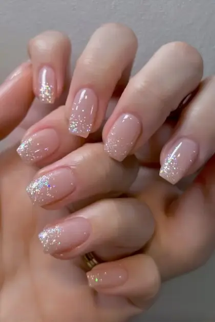 22 Simple Glitter Nail Designs That Look Elegant and Easy to Copy — GlowNailDesigns