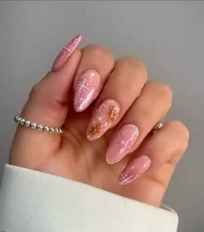 25 Short Christmas Nail Ideas That Are Festive and Easy to Wear — GlowNailDesigns