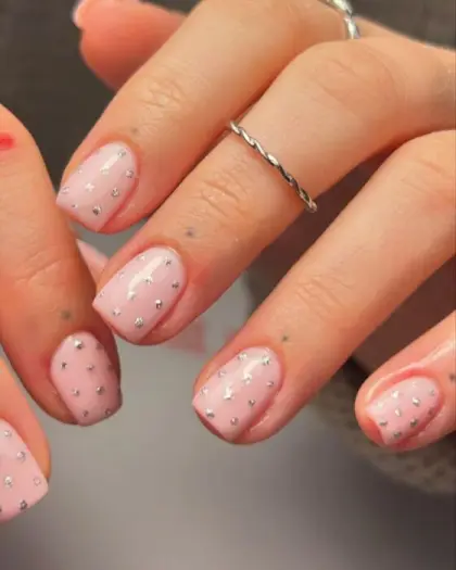25 Short Glitter Nail Ideas That Make Small Nails Shine — GlowNailDesigns